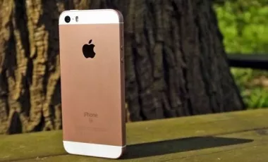 بررسی آیفون SE اپل (iPhone SE): آیفونی کوچک با قیمت مناسب