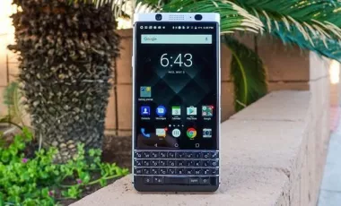 نقد و بررسی BlackBerry Keyone : گوشی متفاوت بلک بری