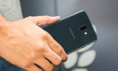 چرا خرید گلکسی J6 Plus سامسونگ یک انتخاب مناسب است؟