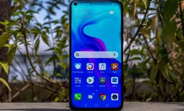 نقد و بررسی Huawei Nova 4 (نوا 4): فراتر از یک میان رده!