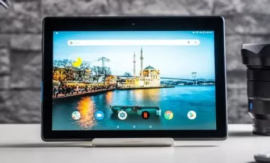 نقد و بررسی تبلت Lenovo Tab E10 TB X104F : یک تبلت ارزان قیمت
