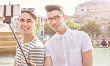 بهترین ترفند ها برای گرفتن عکس سلفی بهتر