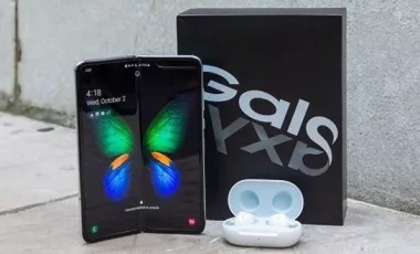 نقد و بررسی گلکسی فولد سامسونگ (Galaxy Fold) : یک گوشی کاملا خاص!