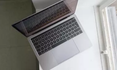 نقد و بررسی لپ‌تاپ Apple MacBook Pro 2018 (صفحه‌نمایش 13 اینچی) |کیفیتی درخشان!