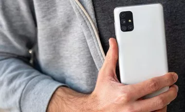 نقد و بررسی موبایل Samsung Galaxy M51 | با گلگسی M51 نگران باتری نباشید!