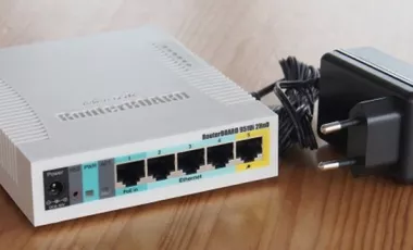 نقد و بررسی روتر بیسیم میکروتیک RB951UI-2HND: خیالتان را راحت کنید